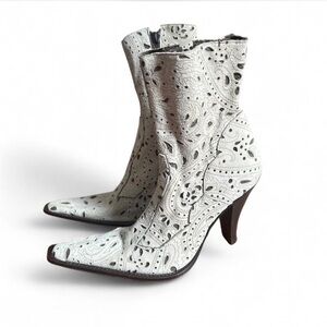 Gianni Barbato Ivory Suade Laser-Cut Heeled Boots